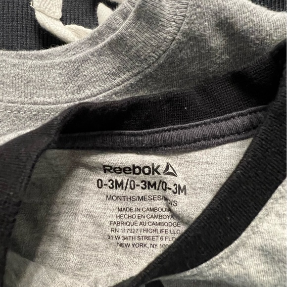 Baby Infant 0-3M bundle of clothing - t shirts, sweat pants, tank tops - Picture 6 of 13